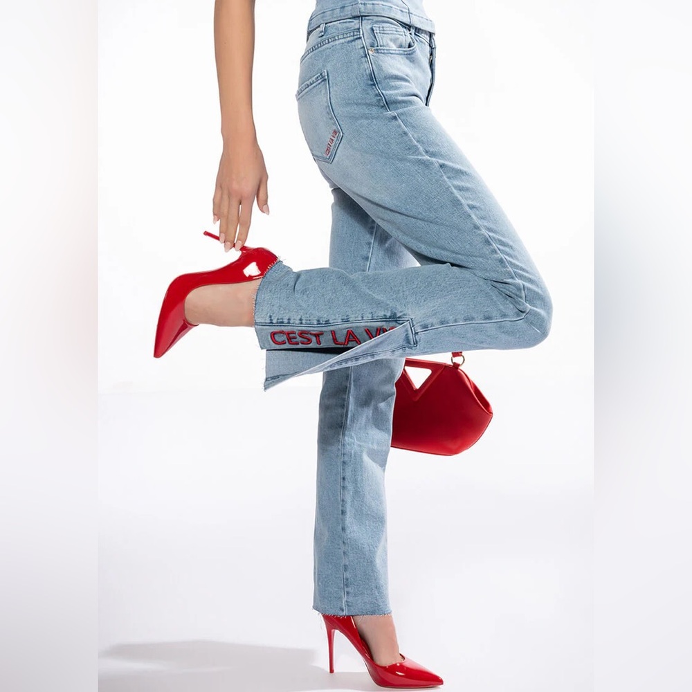 AKIRA C'EST LA VIE HIGH RISE STRAIGHT JEANS
